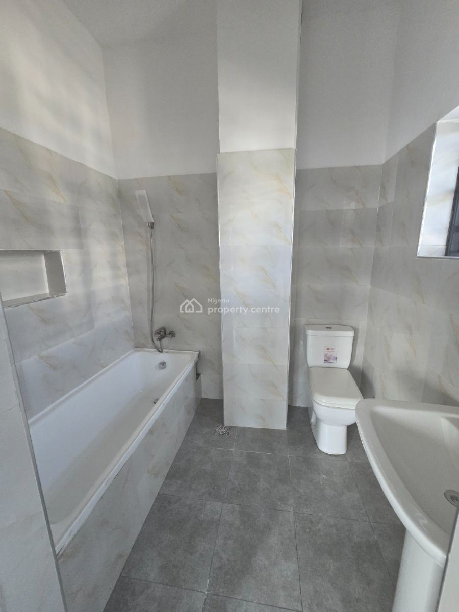 Luxury 3 Bedrooms Apartment, Off Freedom Way, Lekki Phase 1, Lekki, Lagos, Flat / Apartment for Sale