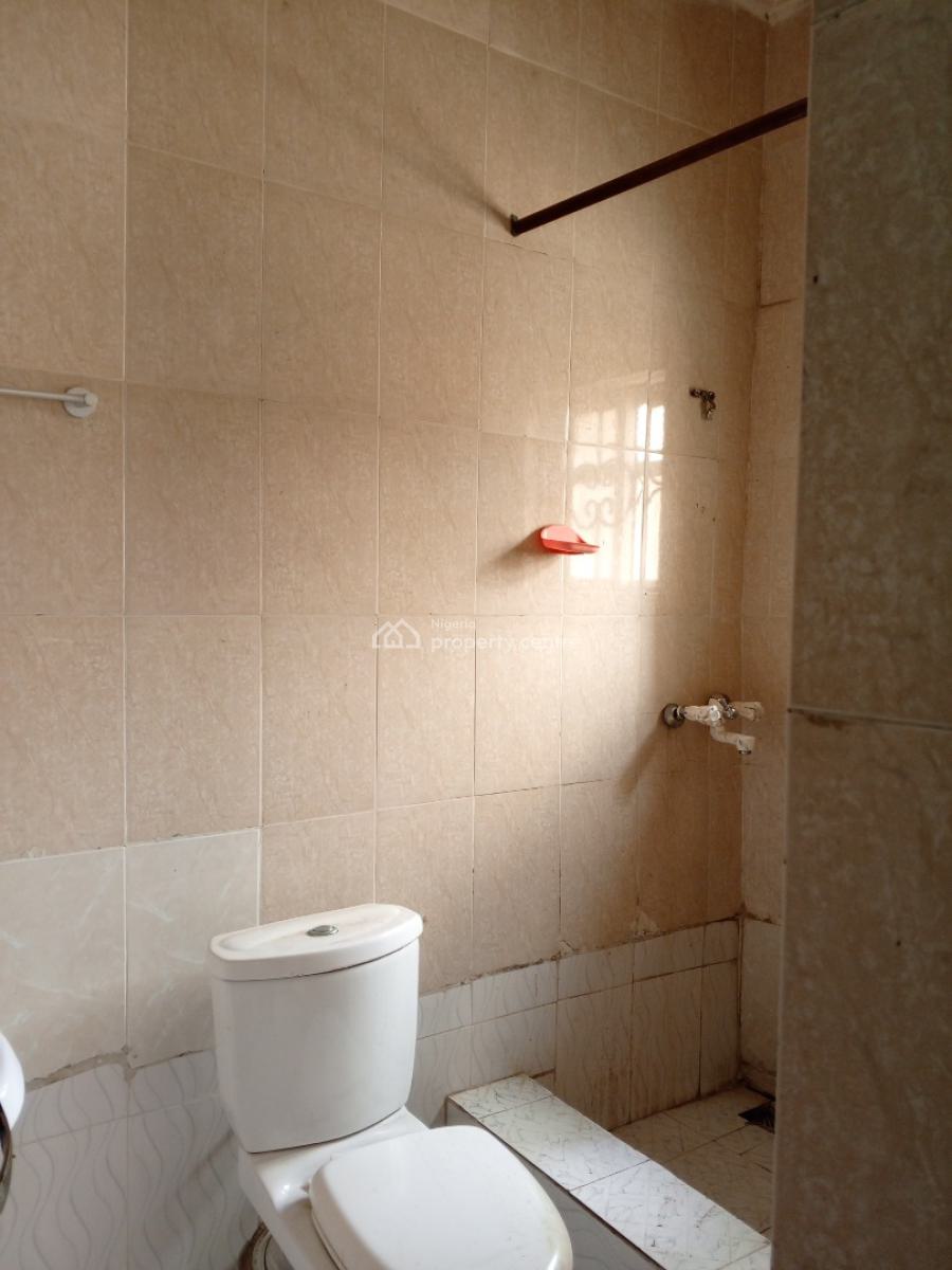 Spacious 3 Bedrooms, Mangoro, Ikeja, Lagos, Flat / Apartment for Rent