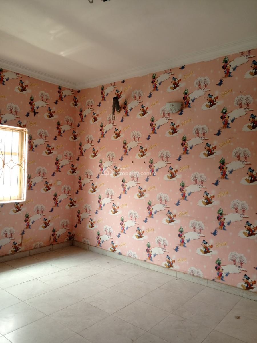 Spacious 3 Bedrooms, Mangoro, Ikeja, Lagos, Flat / Apartment for Rent