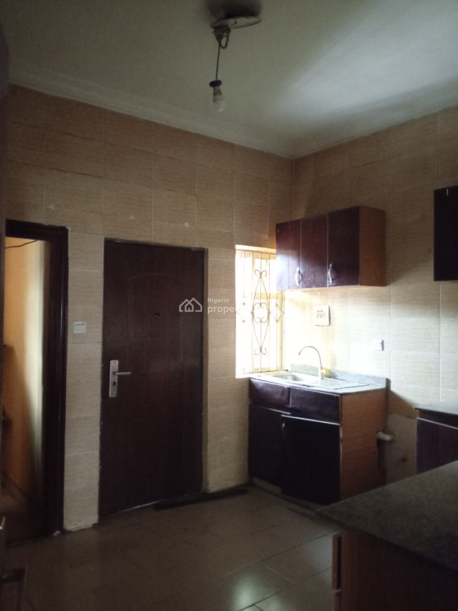 Spacious 3 Bedrooms, Mangoro, Ikeja, Lagos, Flat / Apartment for Rent