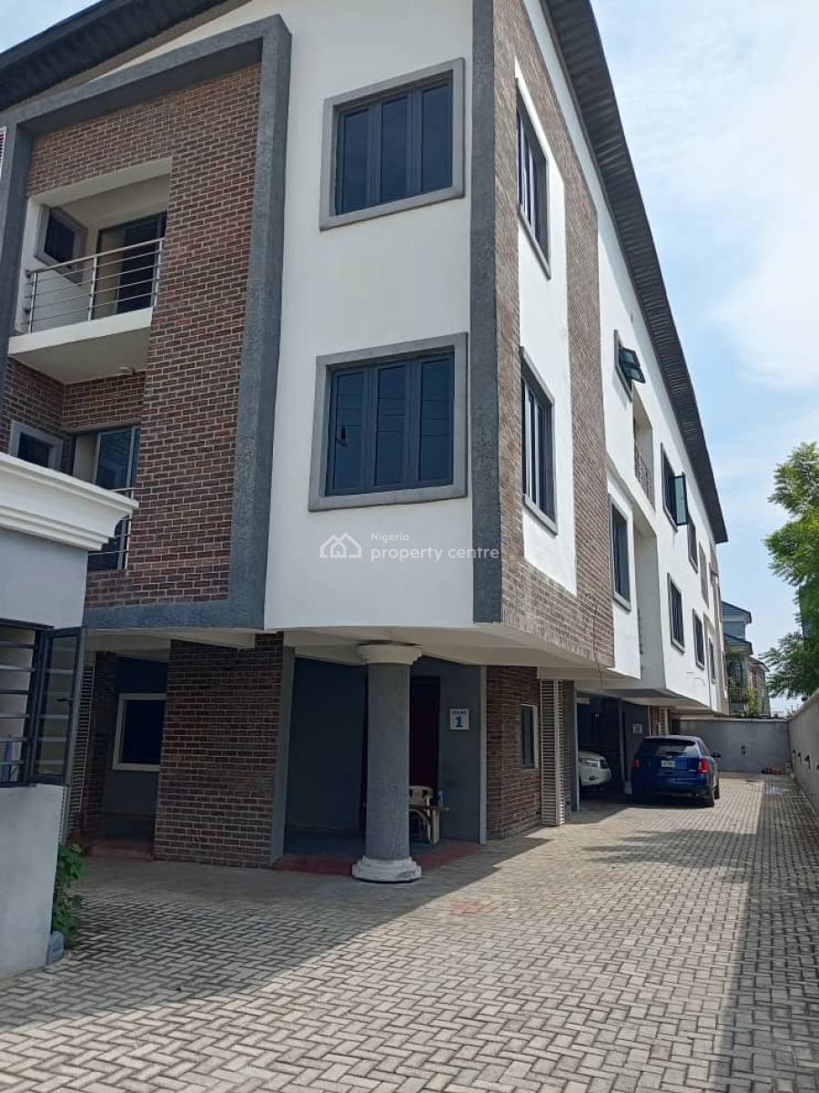 Spacious 4 Bedroom Terrace Duplex with Bq Secured, Lekki Right, Lekki Phase 1, Lekki, Lagos, Terraced Duplex for Rent