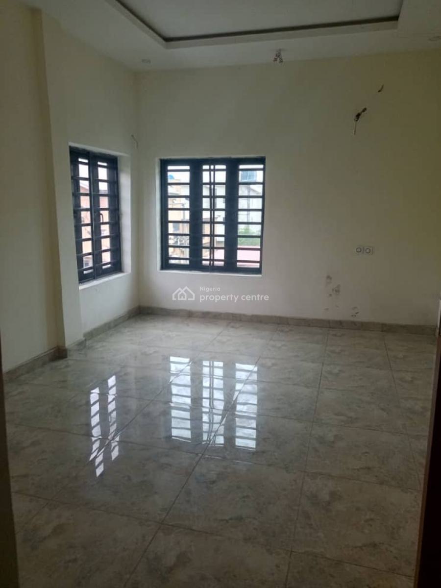 Spacious 4 Bedroom Terrace Duplex with Bq Secured, Lekki Right, Lekki Phase 1, Lekki, Lagos, Terraced Duplex for Rent