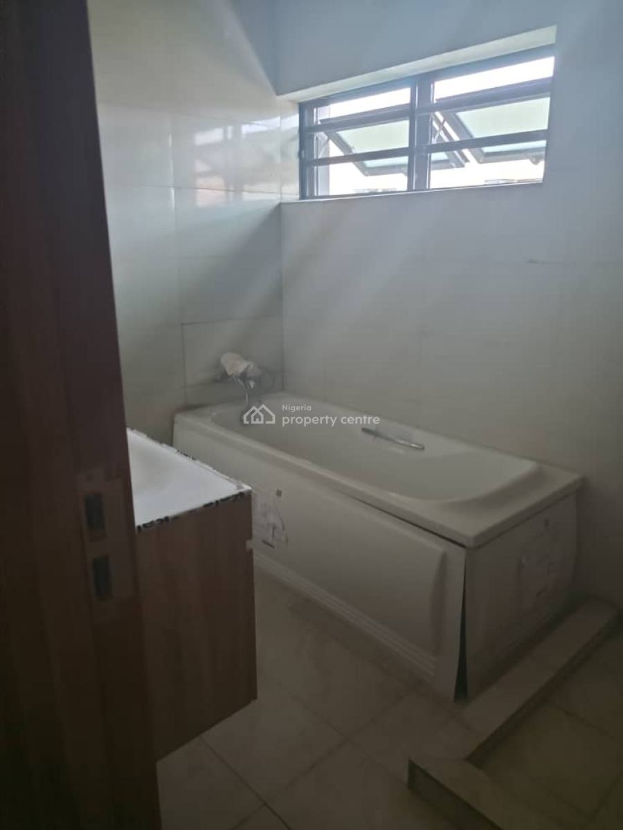 Spacious 4 Bedroom Terrace Duplex with Bq Secured, Lekki Right, Lekki Phase 1, Lekki, Lagos, Terraced Duplex for Rent
