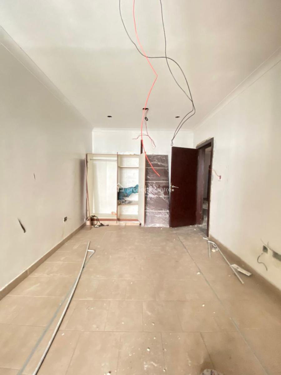 Room Upstairs Shared Apartment, Orchid Road, Lekki, Lagos, Self Contain (single Rooms) for Rent