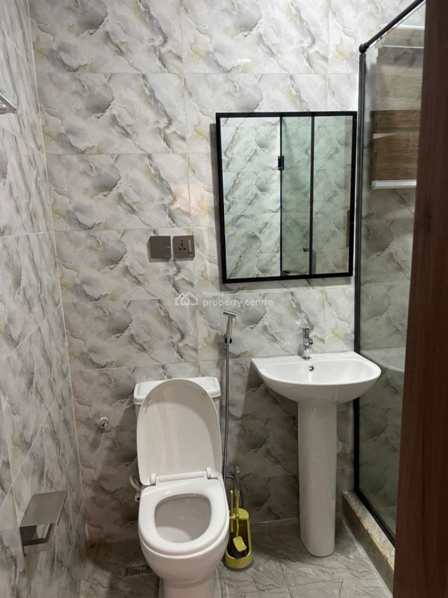 Exclusive 2 Bedroom Apartment, Yaba, Lagos, Flat / Apartment Short Let