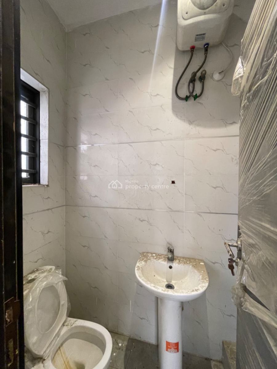 Guestroom Downstairs, Ologolo, Lekki, Lagos, Flat / Apartment for Rent