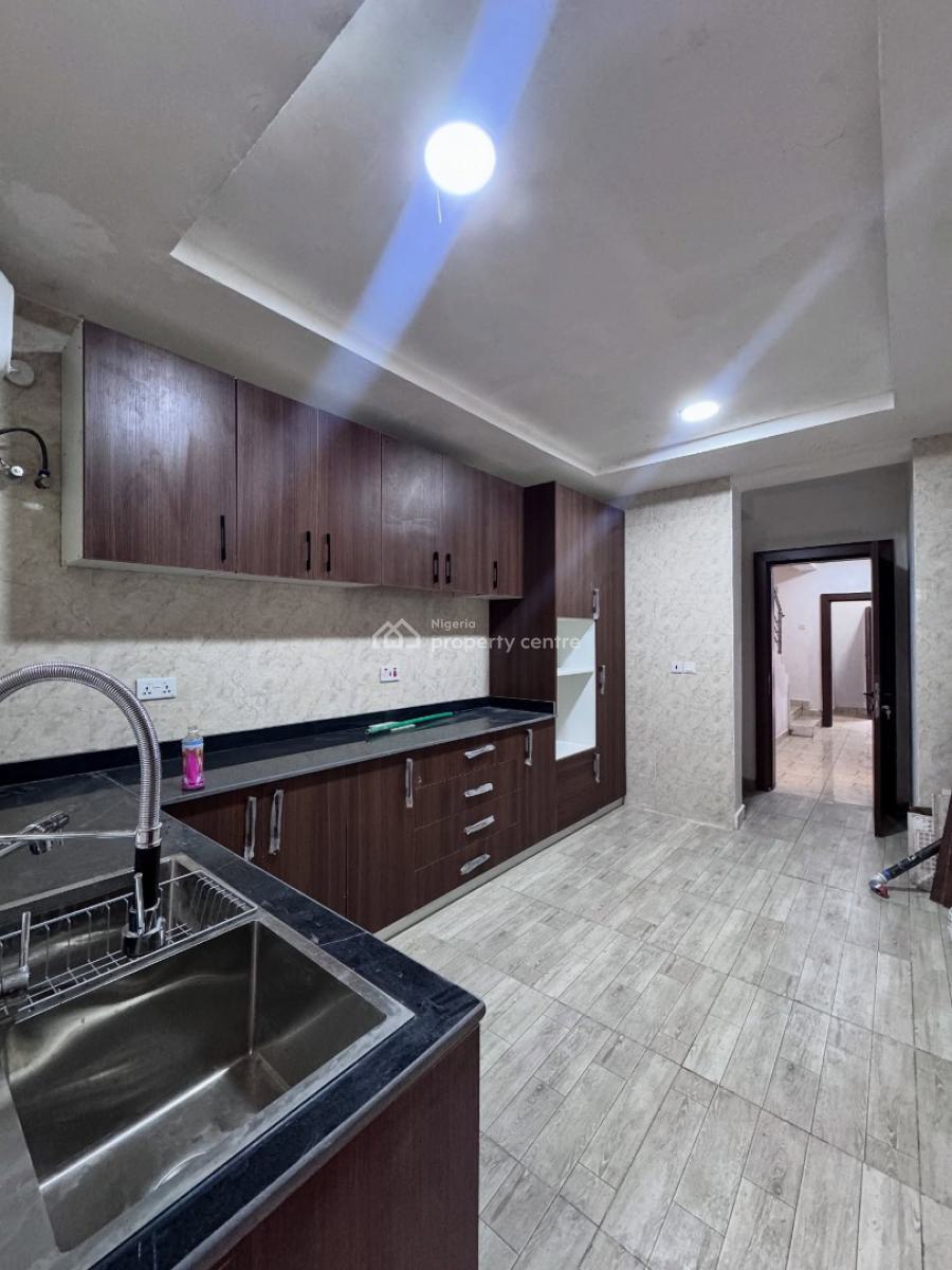 These Is a 5bedroom Terrace Duplex with a Maid Room, Box Room , Fitted, Galadimawa, Abuja, Terraced Duplex for Sale