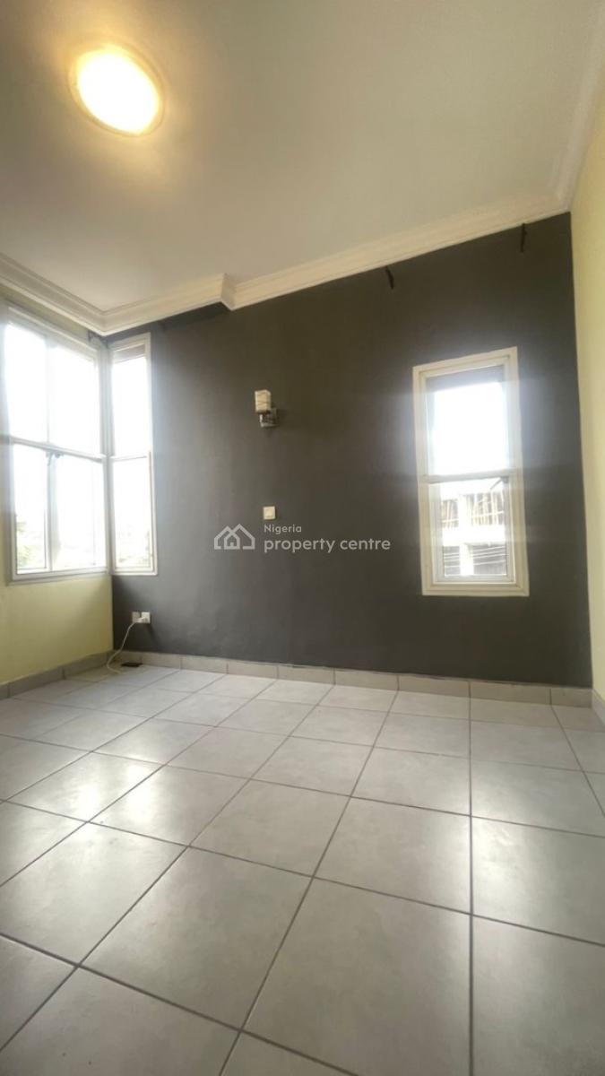 2 Bedroom Apartment on 2nd Floor, Lekki Phase 1, Lekki, Lagos, Flat / Apartment for Rent