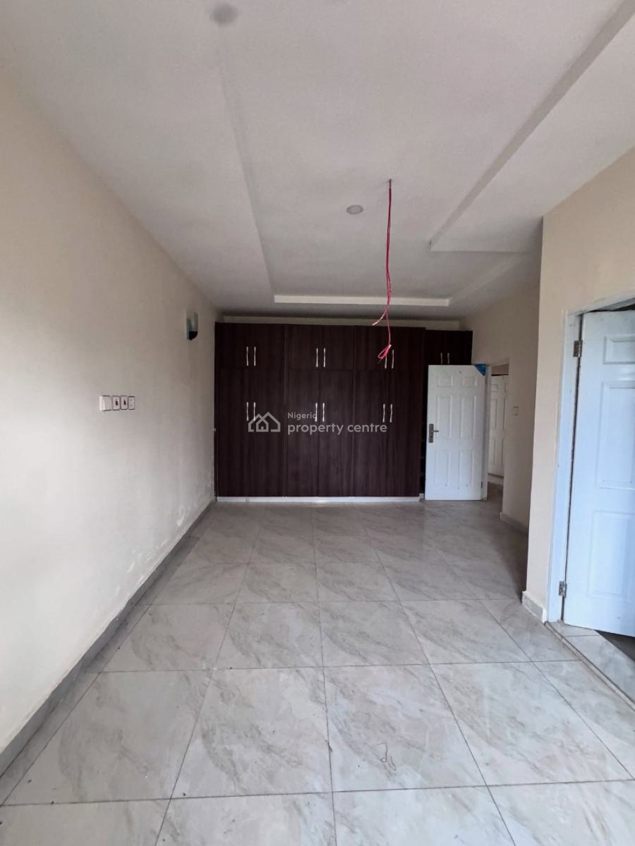 These Is a Spacious 3 Bedroom Apartment with a Maid Room, Dining Area,, Galadimawa, Abuja, Flat / Apartment for Sale