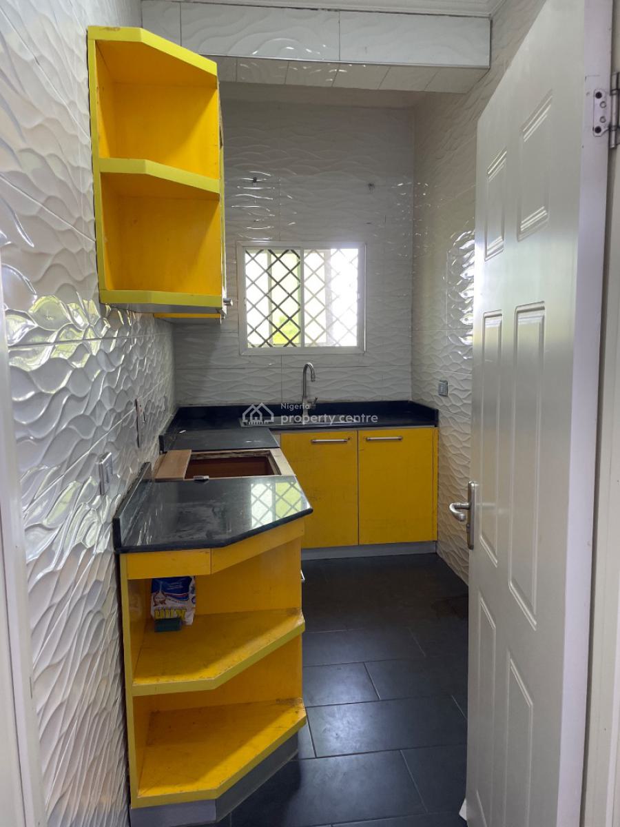 Well Maintained Mini Flat with Personal Kitchen, Chevron Drive, Lekki, Lagos, Mini Flat (room and Parlour) for Rent