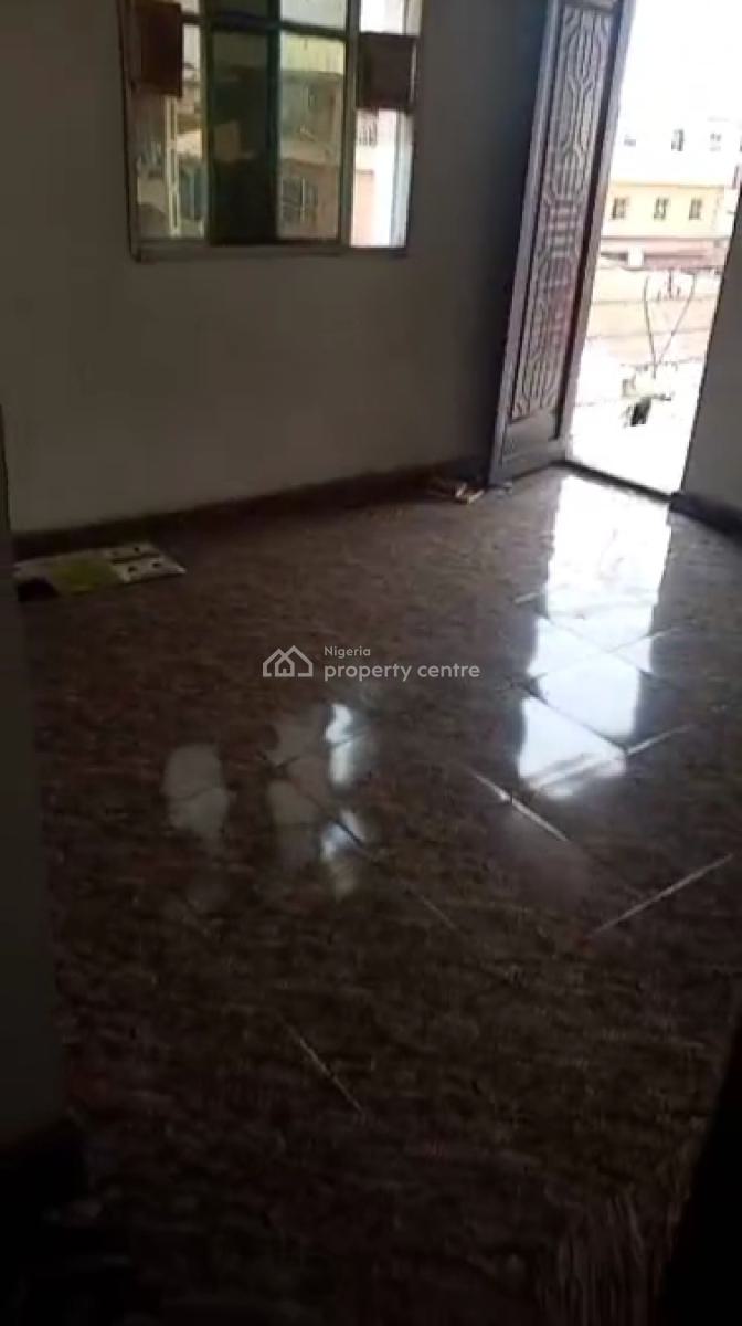 Specious Room Self-contain (upstairs), Bajulaye, Shomolu, Lagos, Self Contain (single Rooms) for Rent