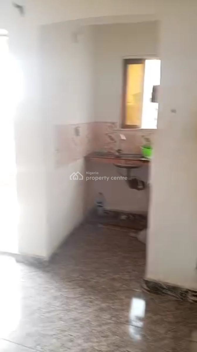 Specious Room Self-contain (upstairs), Bajulaye, Shomolu, Lagos, Self Contain (single Rooms) for Rent