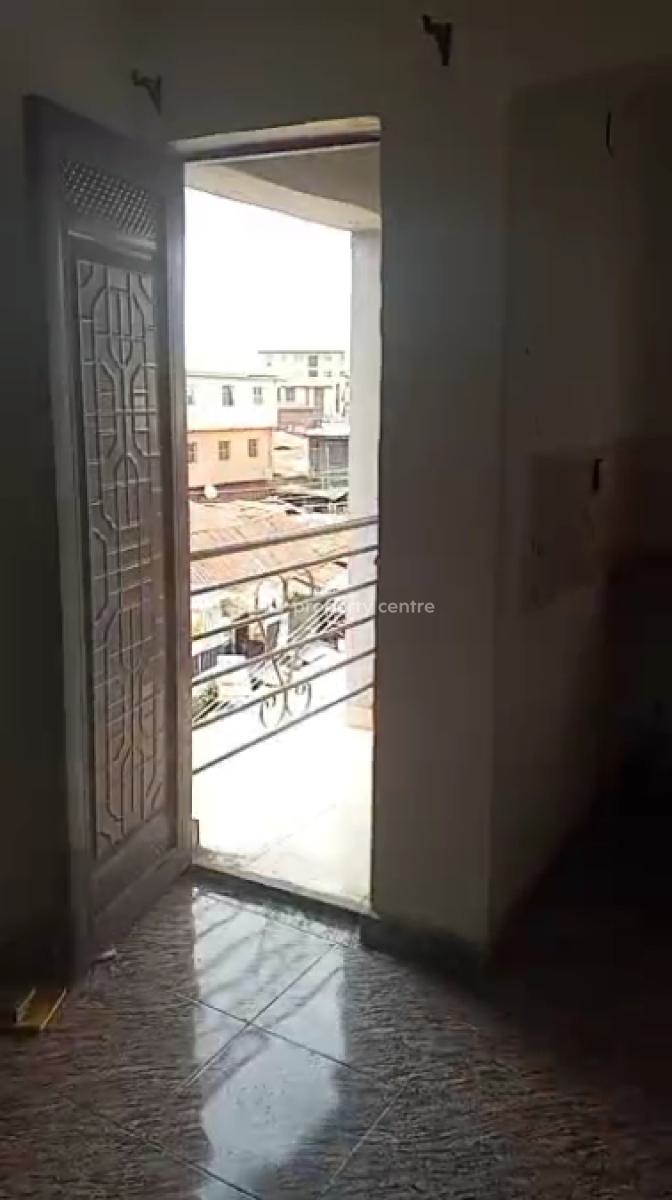 Specious Room Self-contain (upstairs), Bajulaye, Shomolu, Lagos, Self Contain (single Rooms) for Rent