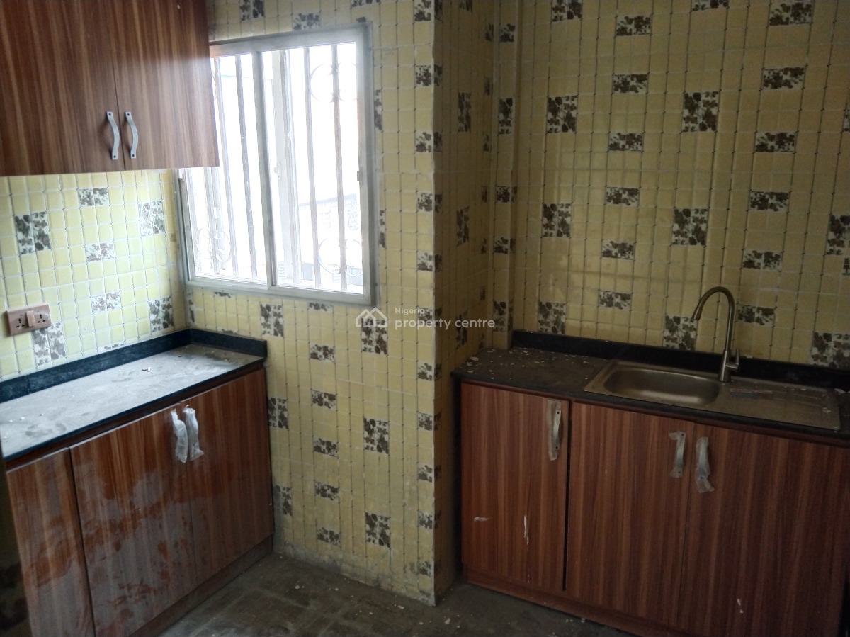 Amsterdam 2 Bedroom Flat, By Third Mainland Bridge, Adekunle, Yaba, Lagos, Flat / Apartment for Rent