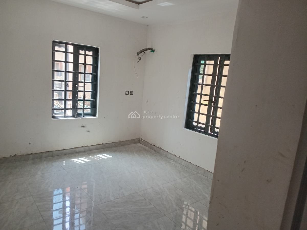 Amsterdam 2 Bedroom Flat, By Third Mainland Bridge, Adekunle, Yaba, Lagos, Flat / Apartment for Rent