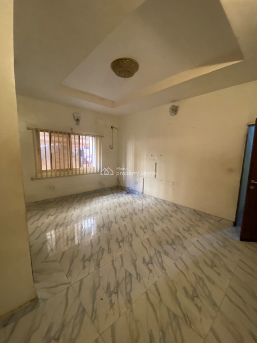 a Spacious Room and Parlour, Off Admiralty Way Lekki Phase 1, Lekki Phase 1, Lekki, Lagos, Mini Flat (room and Parlour) for Rent
