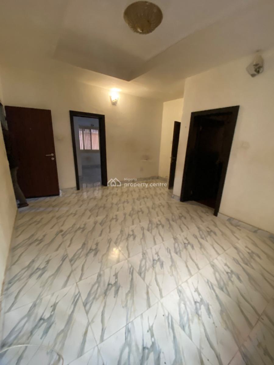 a Spacious Room and Parlour, Off Admiralty Way Lekki Phase 1, Lekki Phase 1, Lekki, Lagos, Mini Flat (room and Parlour) for Rent