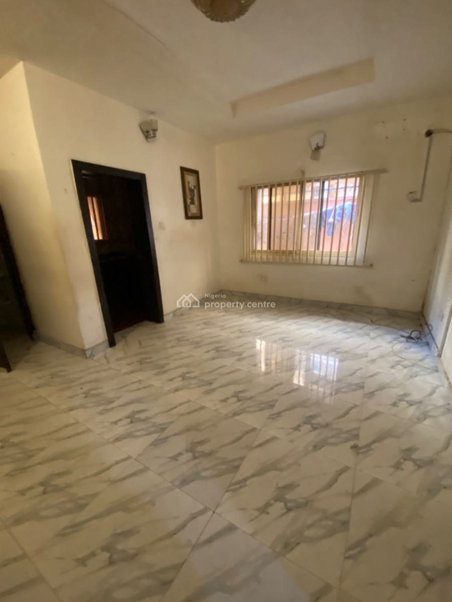 a Spacious Room and Parlour, Off Admiralty Way Lekki Phase 1, Lekki Phase 1, Lekki, Lagos, Mini Flat (room and Parlour) for Rent