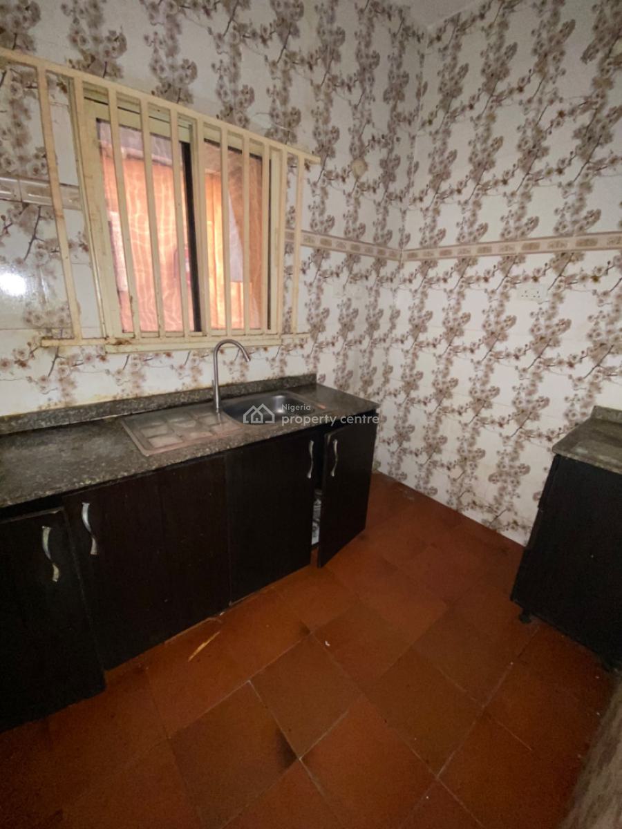 a Spacious Room and Parlour, Off Admiralty Way Lekki Phase 1, Lekki Phase 1, Lekki, Lagos, Mini Flat (room and Parlour) for Rent