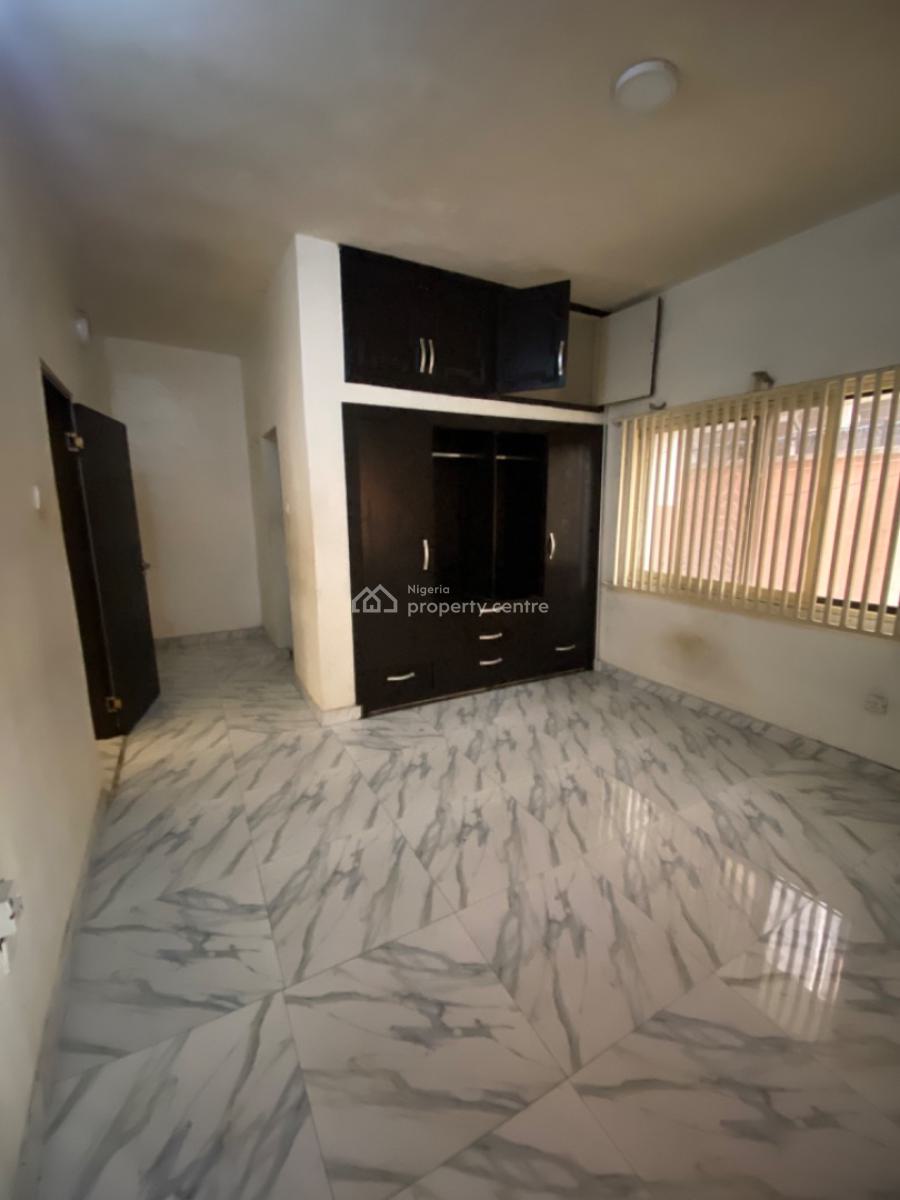 a Spacious Room and Parlour, Off Admiralty Way Lekki Phase 1, Lekki Phase 1, Lekki, Lagos, Mini Flat (room and Parlour) for Rent
