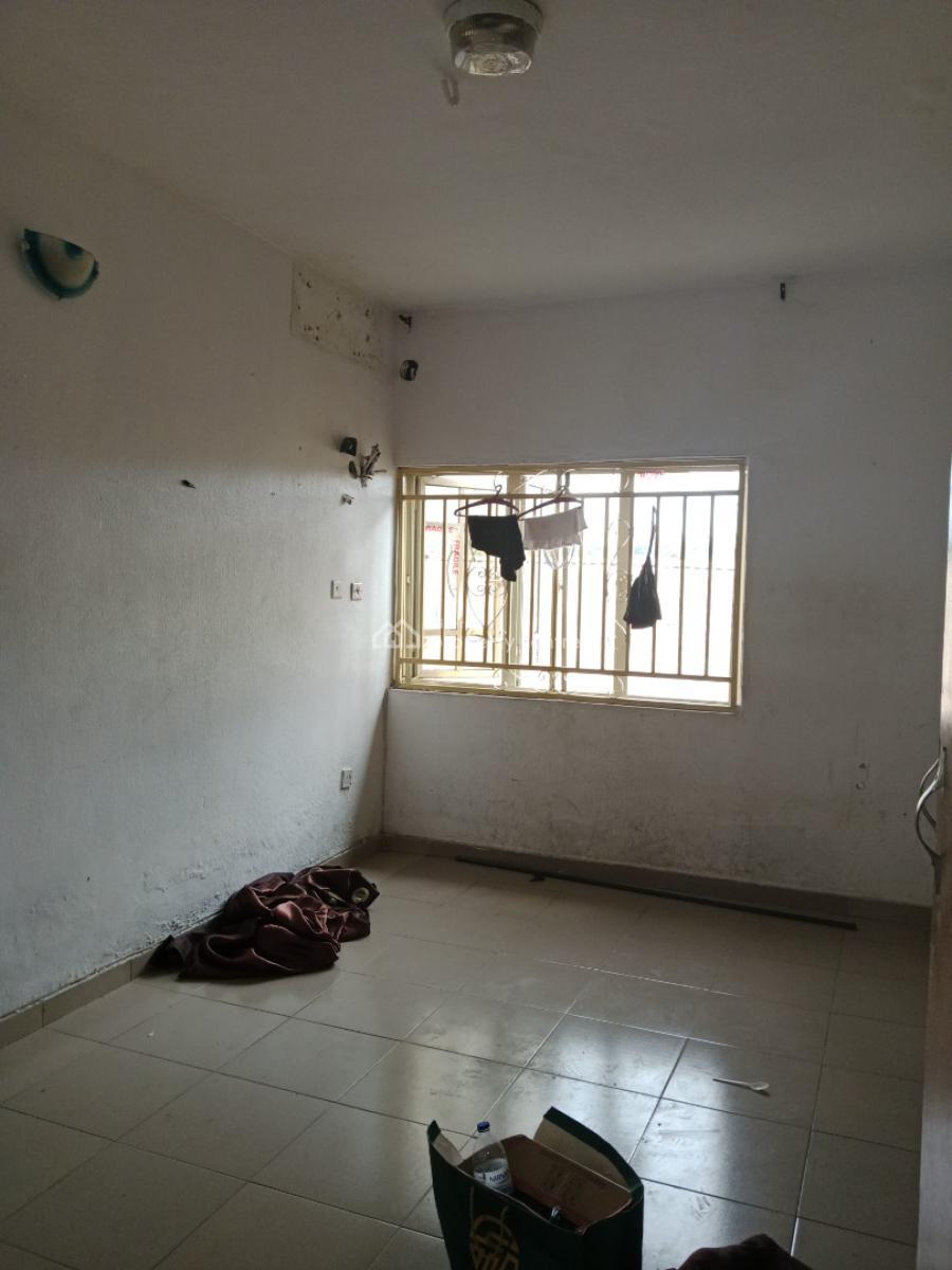 Spacious 3 Bedroom Flat, Omole Phase 1, Ikeja, Lagos, Flat / Apartment for Rent
