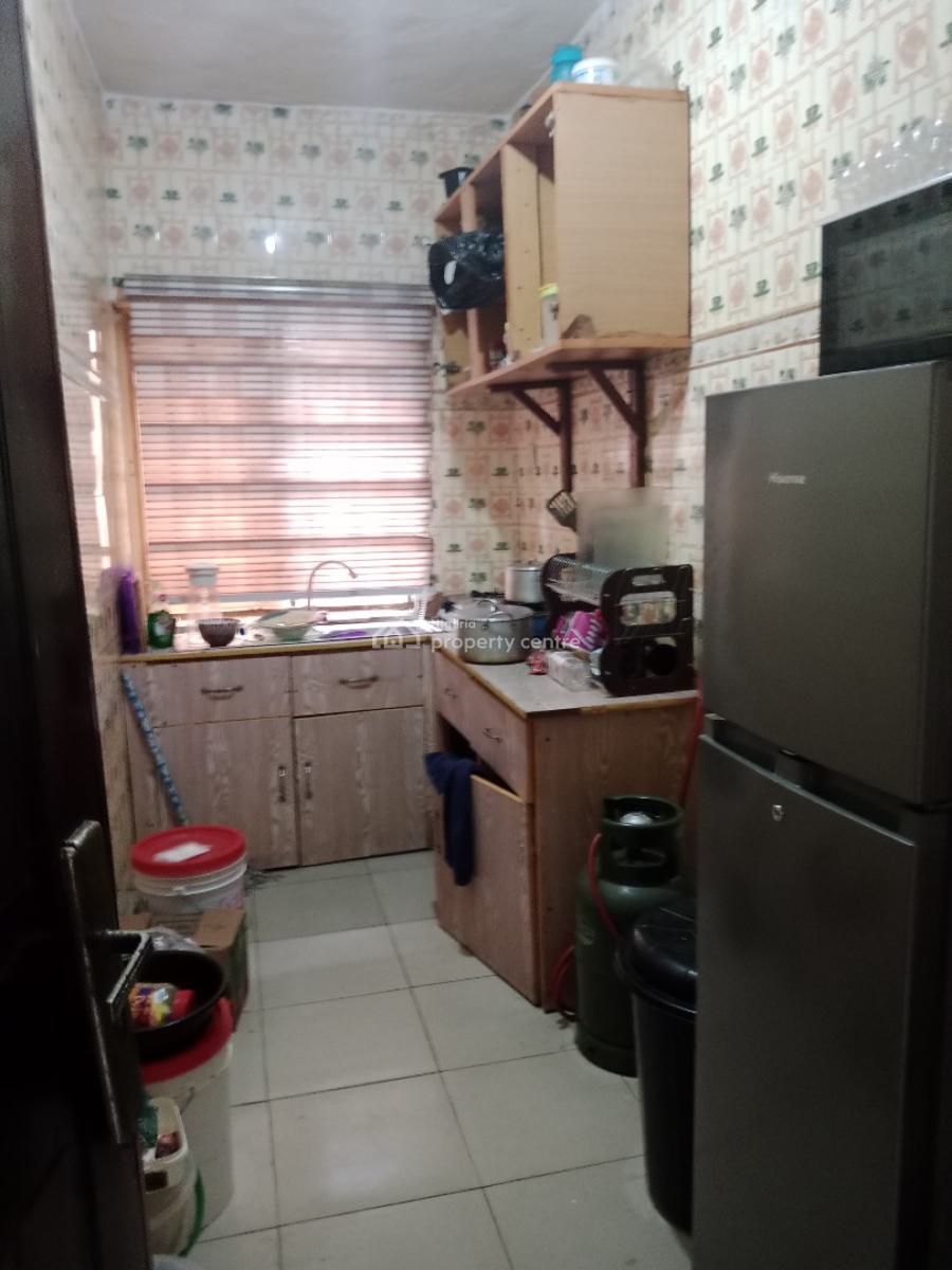 Spacious 3 Bedroom Flat, Omole Phase 1, Ikeja, Lagos, Flat / Apartment for Rent