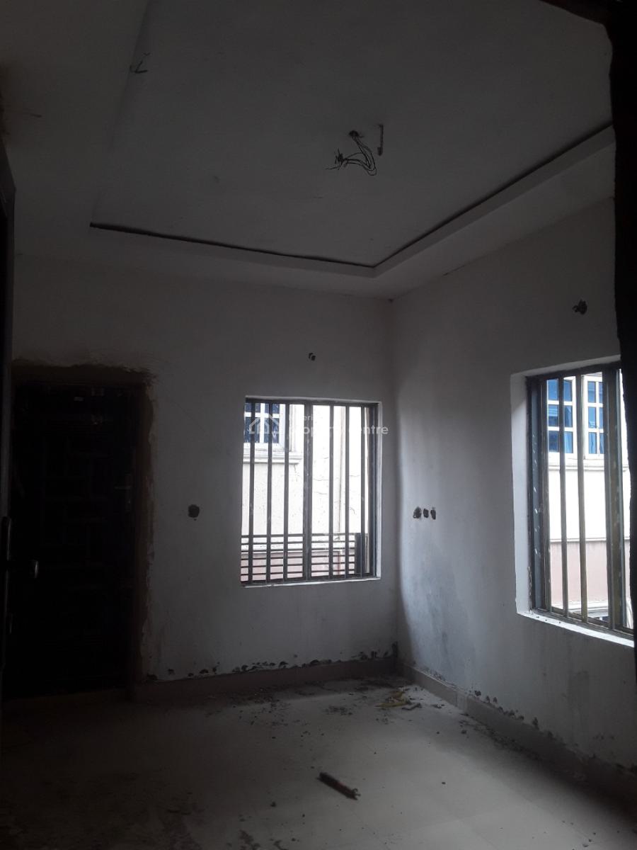 2 Bedroom, Off Ondo Street, Adekunle, Yaba, Lagos, Flat / Apartment for Rent
