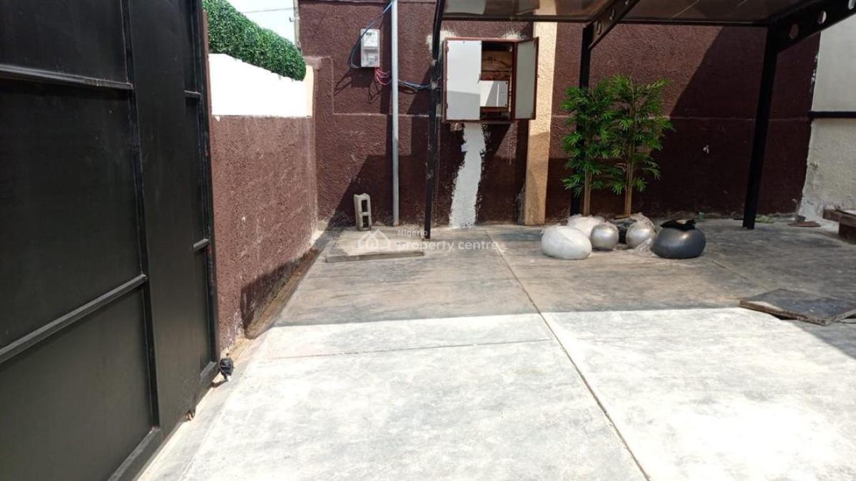 Magnificent 2 Bedroom Bungalow, Omole Phase 2, Ikeja, Lagos, Detached Bungalow for Sale
