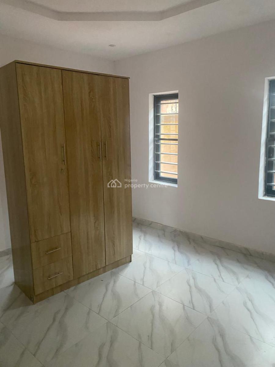 3 Bedrooms Flat, Olowora, Magodo, Lagos, Flat / Apartment for Rent