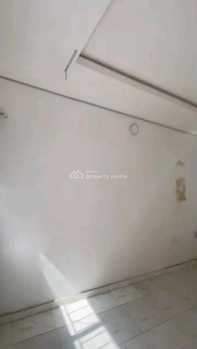 Standard and Executive Miniflat, Off Market Street, Shomolu, Lagos, Mini Flat (room and Parlour) for Rent