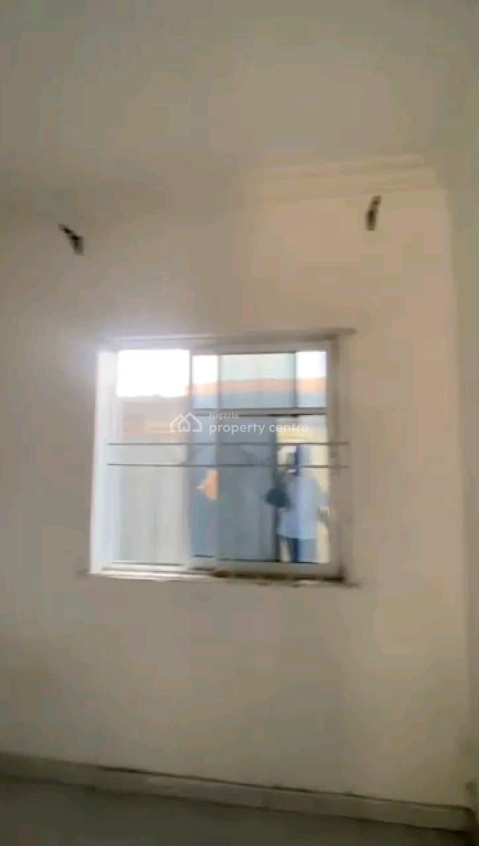 Standard and Executive Miniflat, Off Market Street, Shomolu, Lagos, Mini Flat (room and Parlour) for Rent