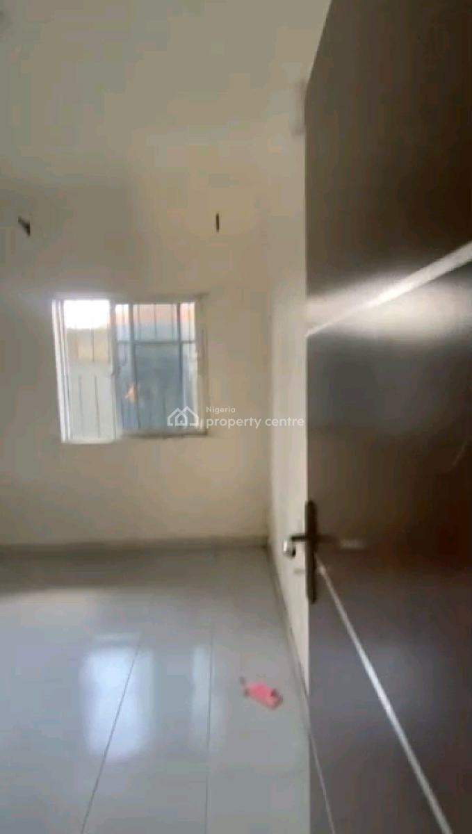 Standard and Executive Miniflat, Off Market Street, Shomolu, Lagos, Mini Flat (room and Parlour) for Rent