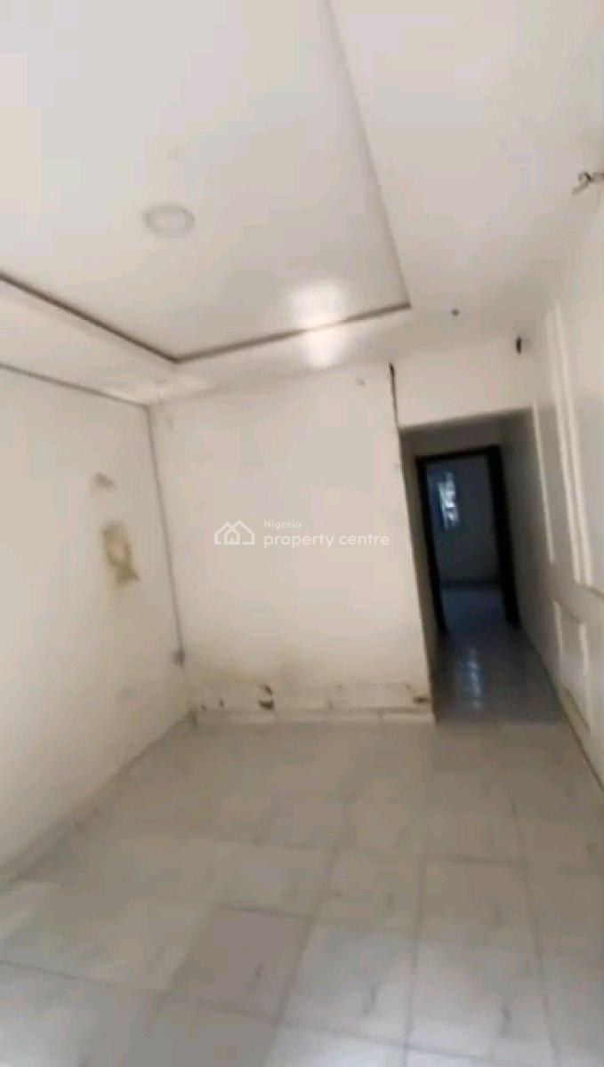 Standard and Executive Miniflat, Off Market Street, Shomolu, Lagos, Mini Flat (room and Parlour) for Rent