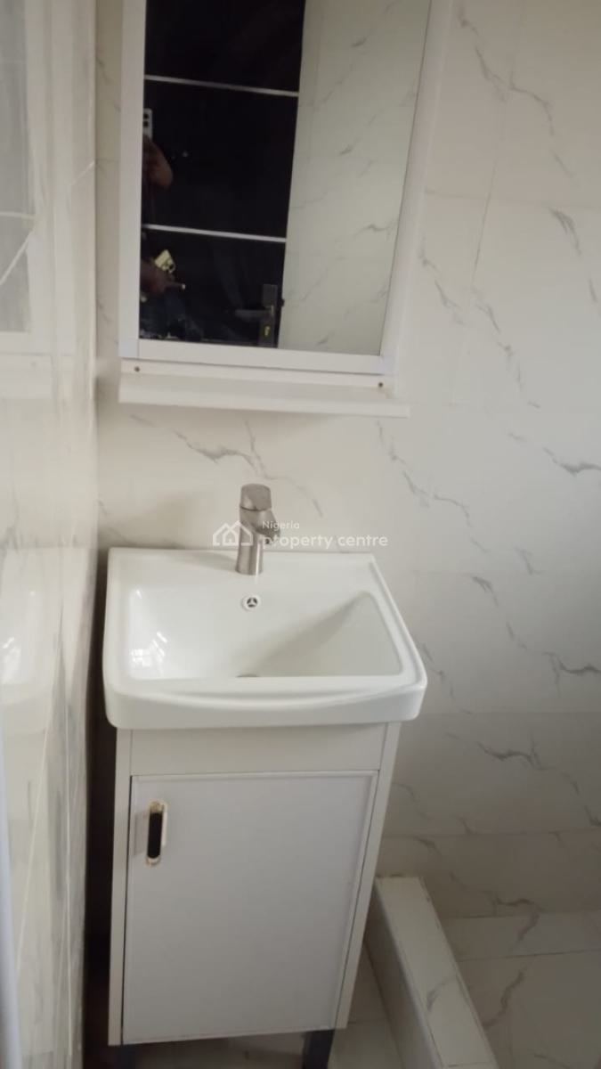 Smart 3 Bedroom Flat, Gra Phase 1, Magodo, Lagos, Self Contain (single Rooms) for Rent