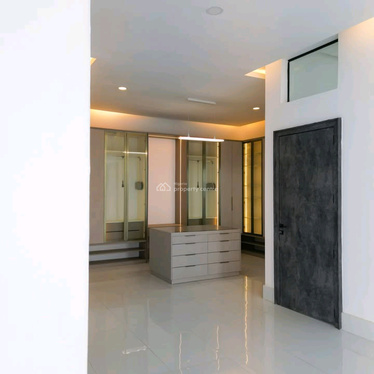 8 Bedrooms Luxury Mansion, Ultra-lux, Asokoro District, Abuja, House for Sale