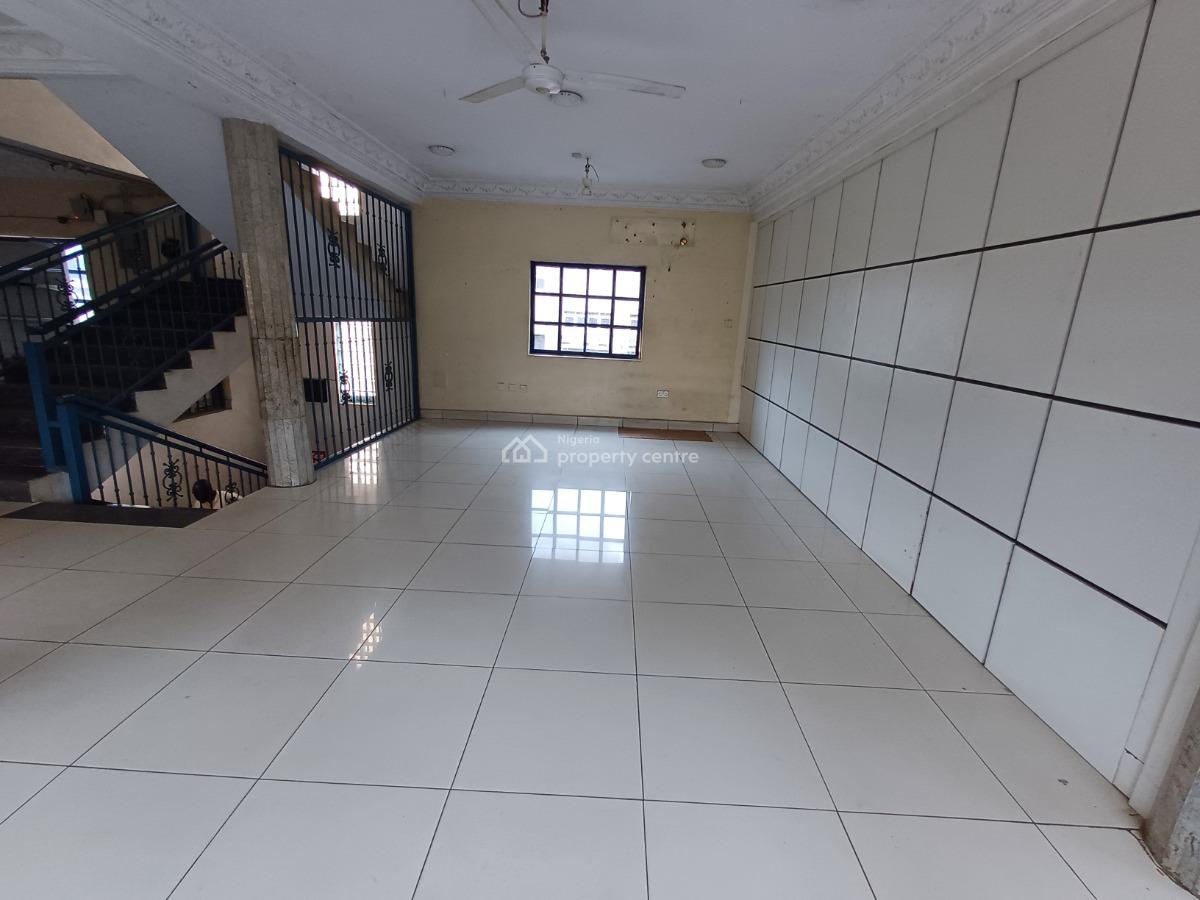 140sqm Shop / Office Space on The First Floor, Maitama District, Abuja, Shop for Rent