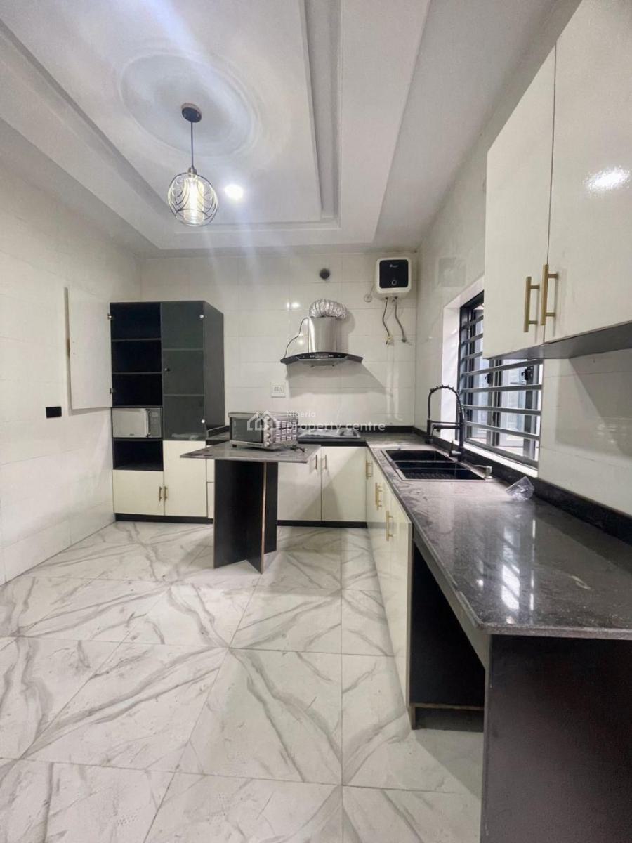 Elegant 3 Bedroom Terraced Duplex with Garage & Bq in a Serene Estate, Yaba, Lagos, Terraced Duplex for Sale