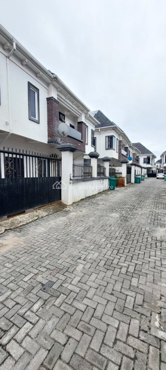 Standard Single Room, Upstairs, Osapa, Lekki, Lagos, Flat / Apartment for Rent