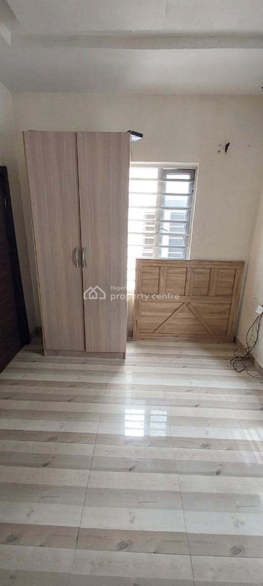 Standard Single Room, Upstairs, Osapa, Lekki, Lagos, Flat / Apartment for Rent