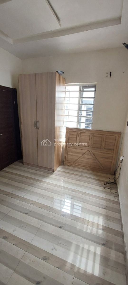 Standard Single Room, Upstairs, Osapa, Lekki, Lagos, Flat / Apartment for Rent