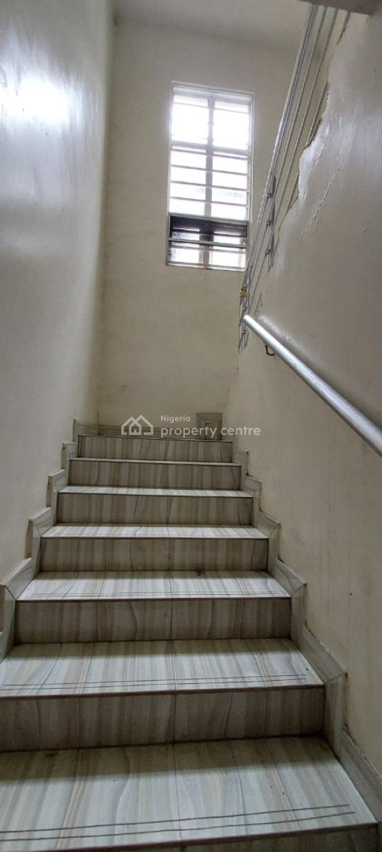 Standard Single Room, Upstairs, Osapa, Lekki, Lagos, Flat / Apartment for Rent