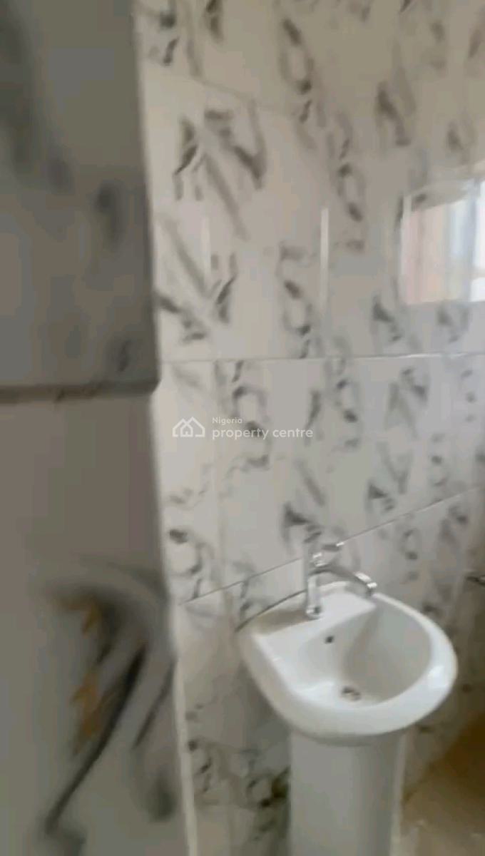 Standard and Neatly Renovated 2 Bedroom Flat, Pedro, Gbagada, Lagos, Flat / Apartment for Rent