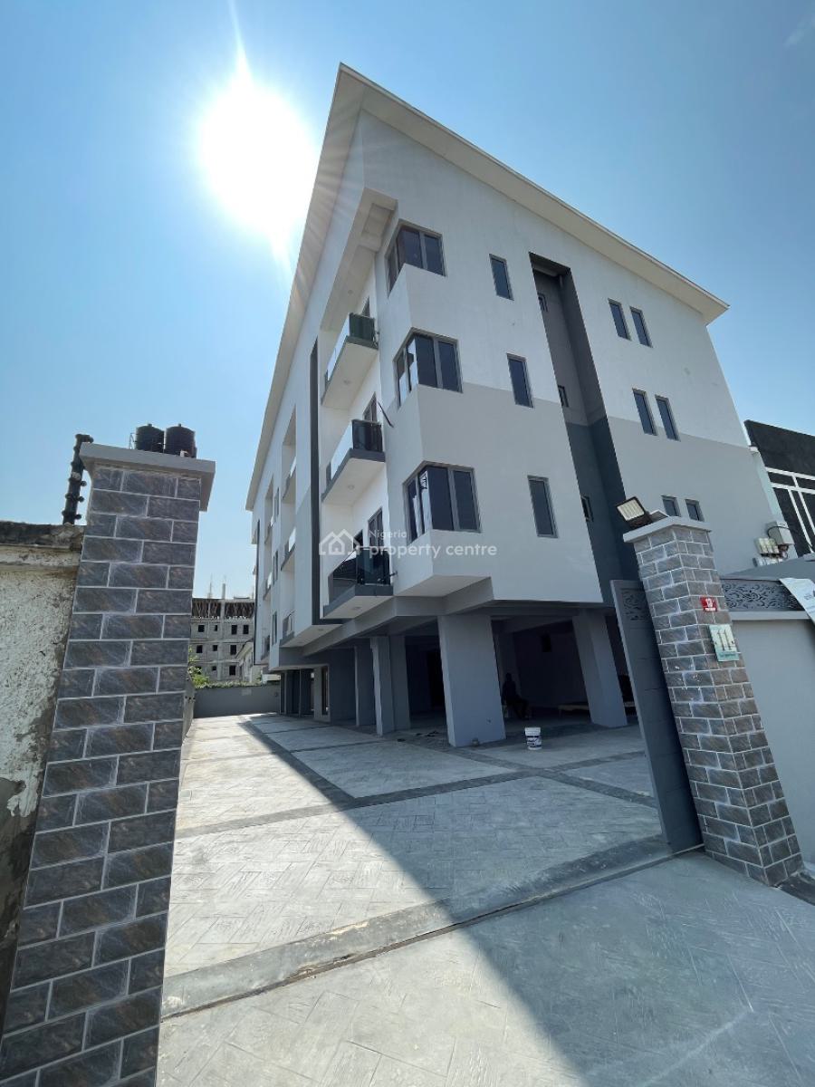Clean and Spacious 3 Bedroom Apartment with Bq, Lekki, Lekki Phase 1, Lekki, Lagos, Flat / Apartment for Sale
