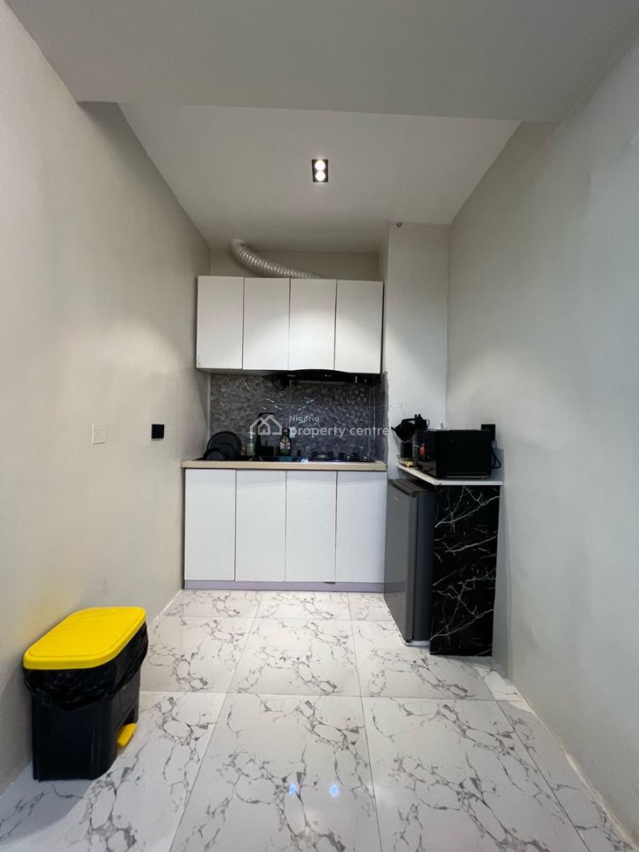 Spacious One Bedroom Apartment with Snooker and Ps5, Off Admiralty Way, By Evercare Hospital, Lekki Phase 1, Lekki, Lagos, Flat / Apartment Short Let