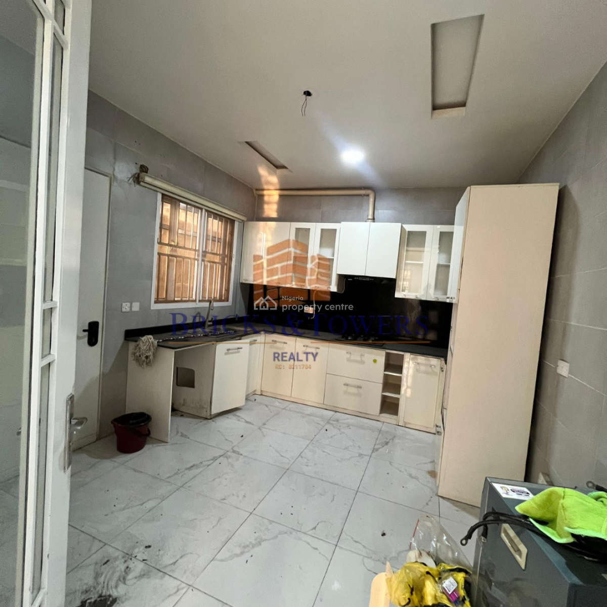 2 Bedroom Apartment, Lekki Phase 1, Lekki, Lagos, Flat / Apartment for Sale