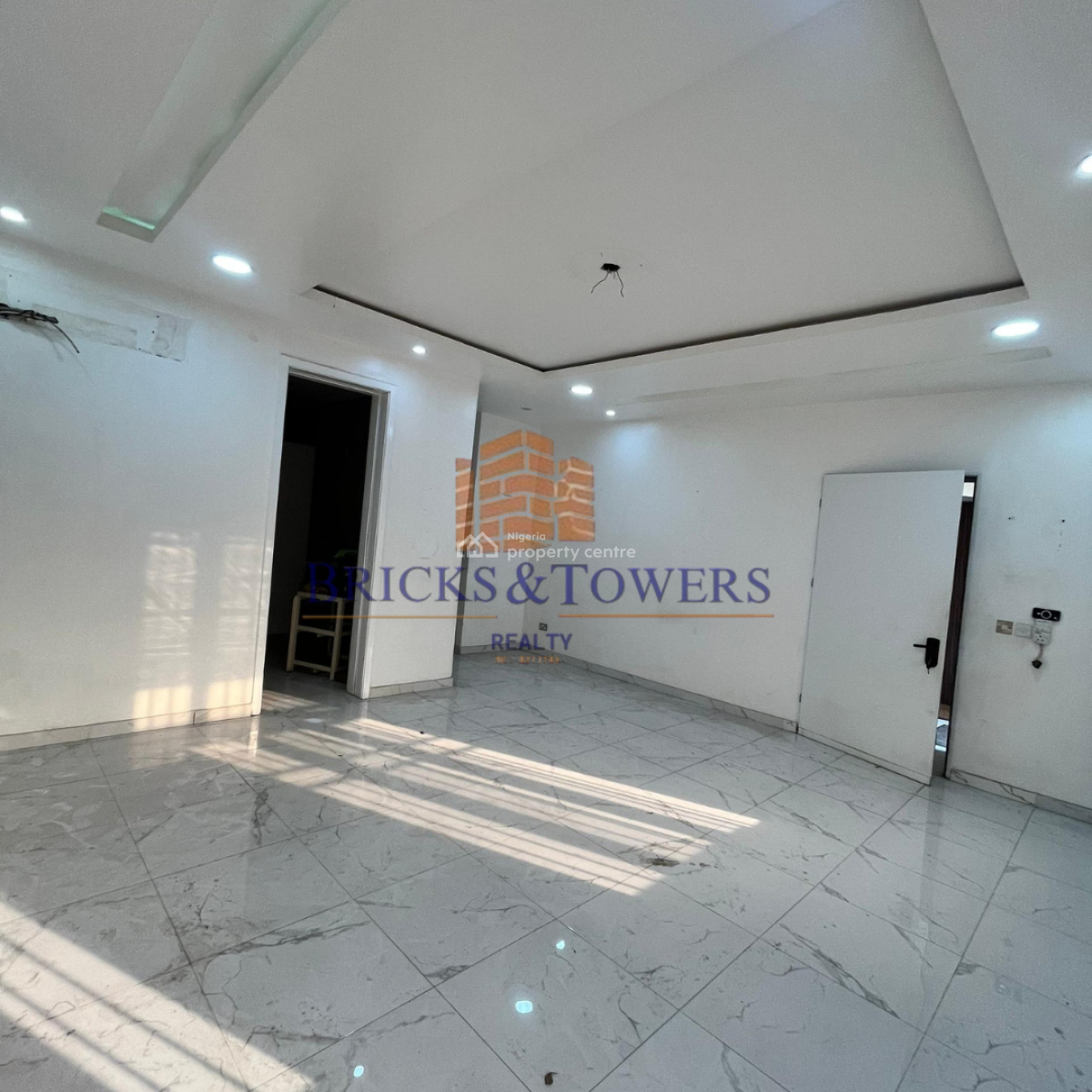 2 Bedroom Apartment, Lekki Phase 1, Lekki, Lagos, Flat / Apartment for Sale