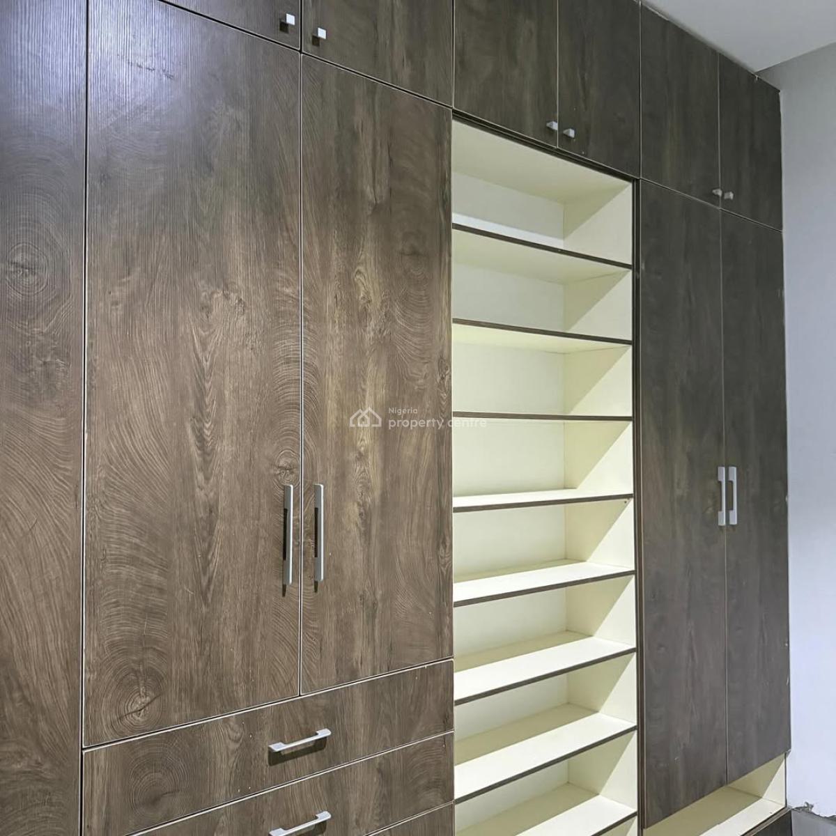 Brand New Tastefully Built 3 Bedroom Apartment, Guzape, Guzape District, Abuja, Flat / Apartment for Sale