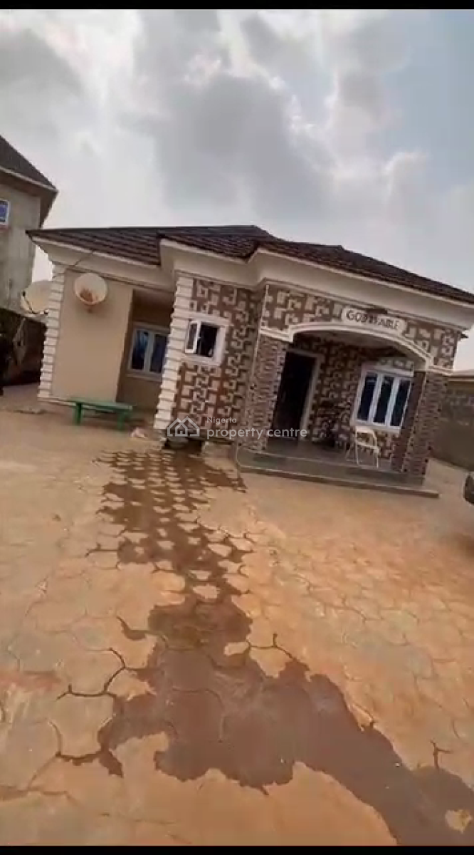Lovely 4 Bedrooms Bungalow & Bq., Happy Way Estate, Baruwa, Ipaja, Alimosho, Lagos., Baruwa, Ipaja, Lagos, Detached Bungalow for Sale