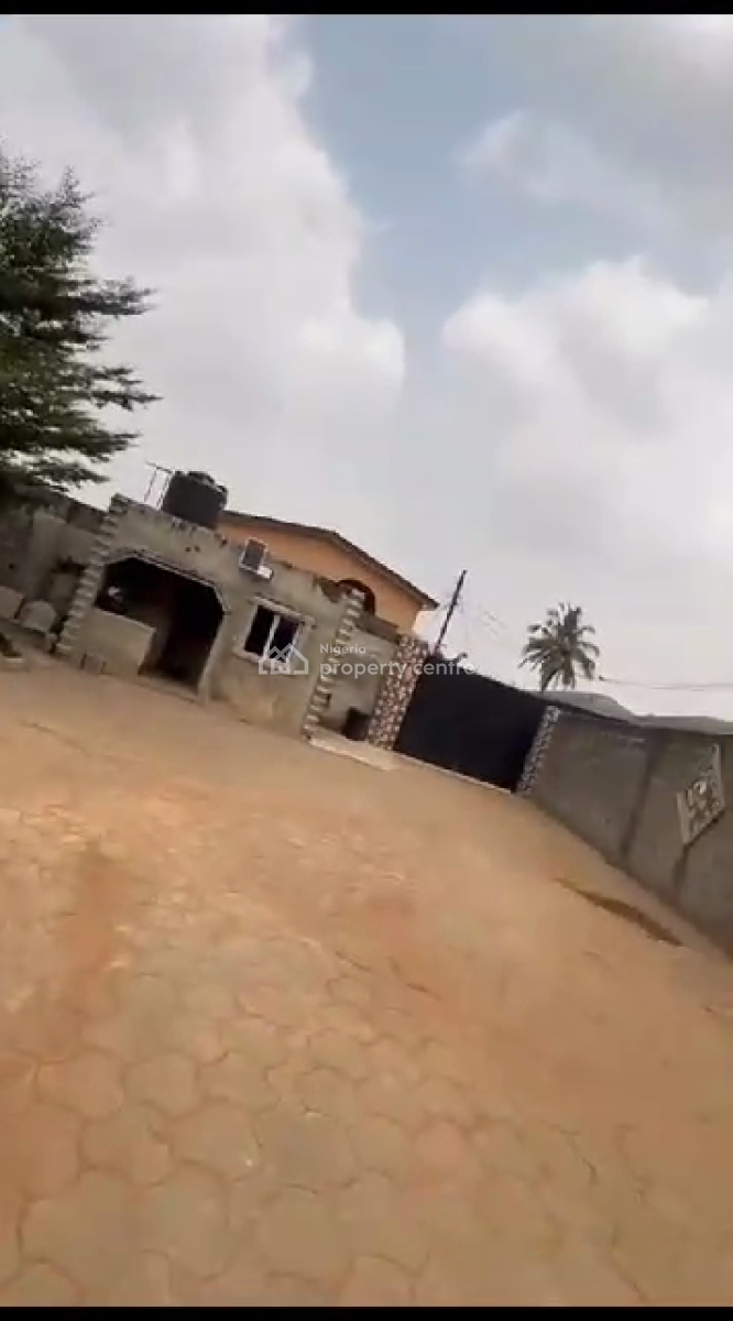 Lovely 4 Bedrooms Bungalow & Bq., Happy Way Estate, Baruwa, Ipaja, Alimosho, Lagos., Baruwa, Ipaja, Lagos, Detached Bungalow for Sale