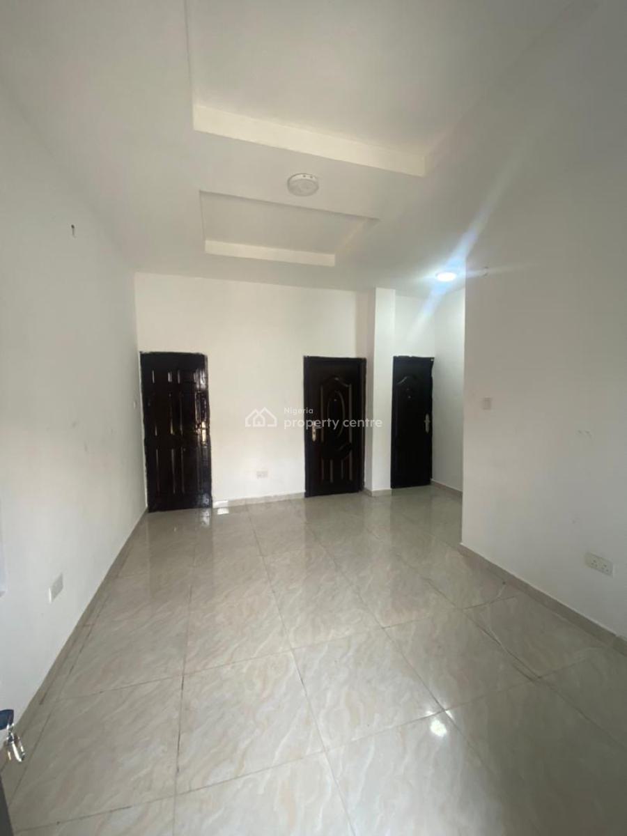2 Bed Room Flat (close to The Espress, Thomas Estate, Ajah, Lagos, Flat / Apartment for Rent